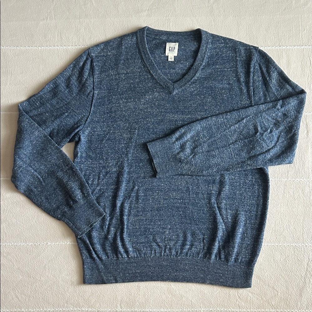 GAP Men's Heathered Blue V-Neck Sweater